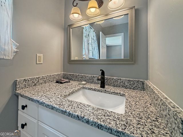 353 Smokewood Way, Newnan, GA 30263