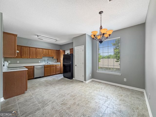 353 Smokewood Way, Newnan, GA 30263