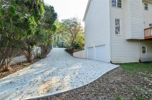 717 Hunt Station Drive, Lawrenceville, GA 30044