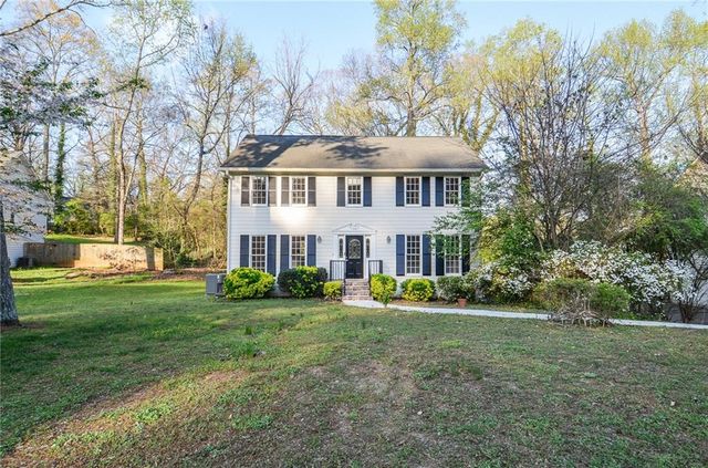 717 Hunt Station Drive, Lawrenceville, GA 30044