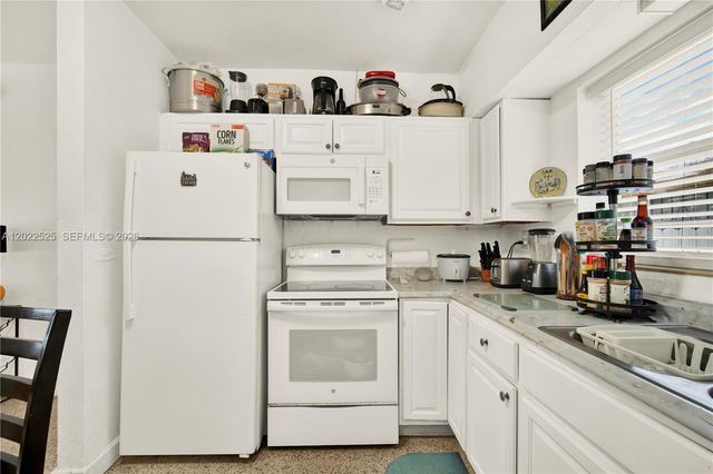 1236 NE 109th St 2, Miami, FL 33161