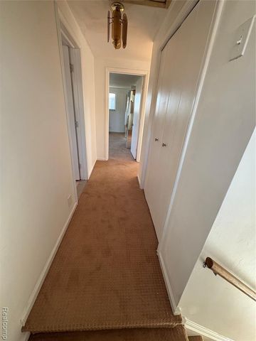 646 Peachtree Lane, Grosse Pointe, MI 48236