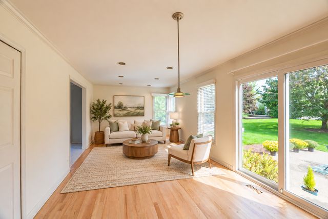 931 Ambria Drive, Mundelein, IL 60060