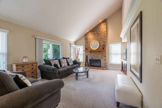 931 Ambria Drive, Mundelein, IL 60060