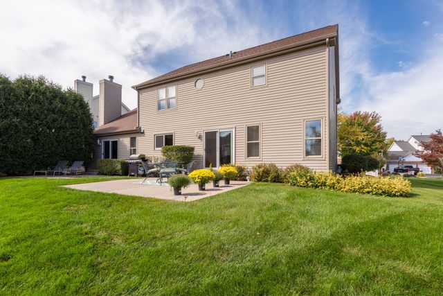 931 Ambria Drive, Mundelein, IL 60060