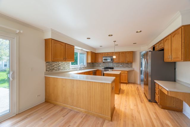931 Ambria Drive, Mundelein, IL 60060
