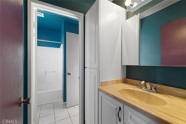 340 E Washington Boulevard 2, Pasadena, CA 91104