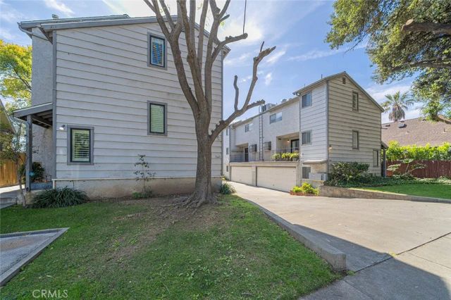 340 E Washington Boulevard 2, Pasadena, CA 91104