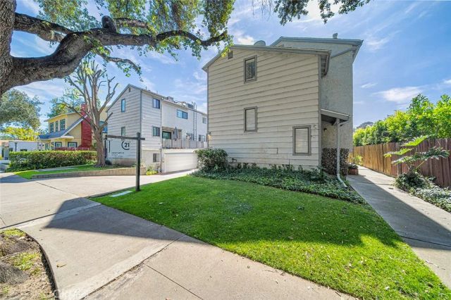 340 E Washington Boulevard 2, Pasadena, CA 91104