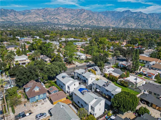 340 E Washington Boulevard 2, Pasadena, CA 91104