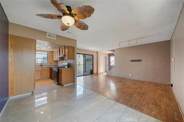 340 E Washington Boulevard 2, Pasadena, CA 91104