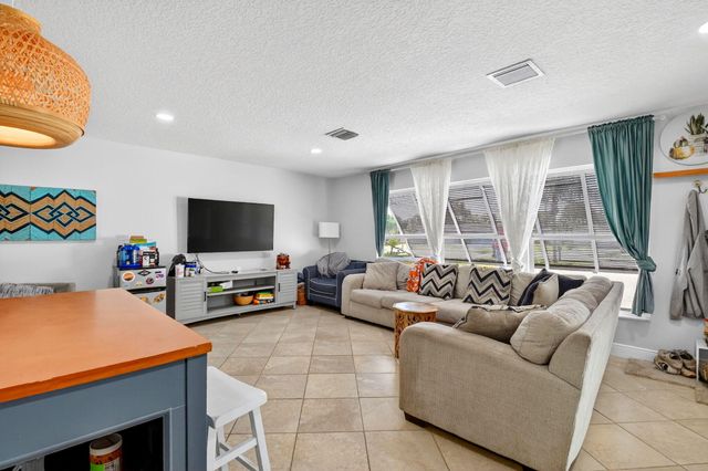 320 Riverdale Road, Palm Springs, FL 33461