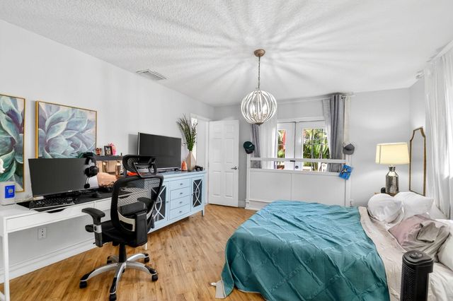 320 Riverdale Road, Palm Springs, FL 33461