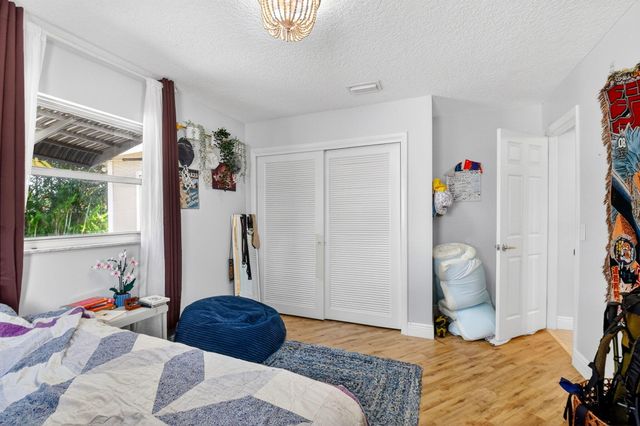 320 Riverdale Road, Palm Springs, FL 33461