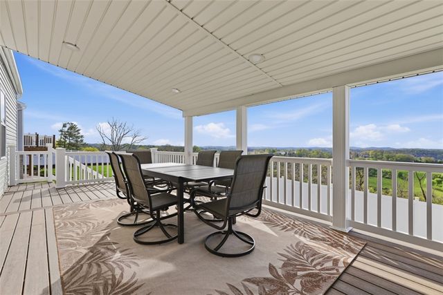 813 Curtman Ct, Plum Boro, PA 15068