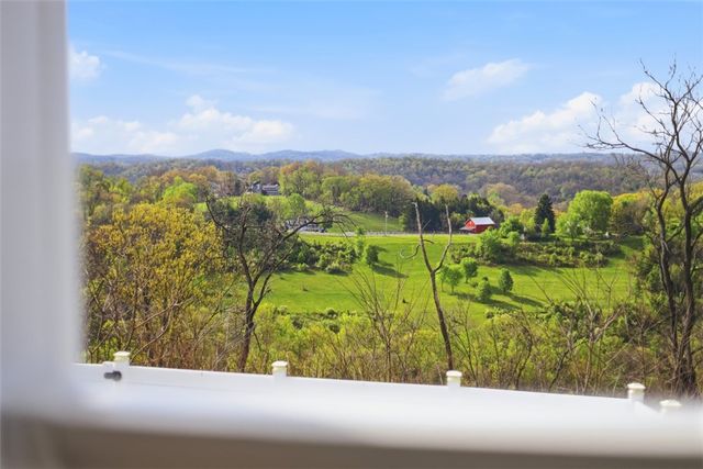 813 Curtman Ct, Plum Boro, PA 15068
