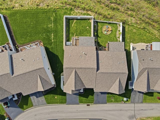 813 Curtman Ct, Plum Boro, PA 15068