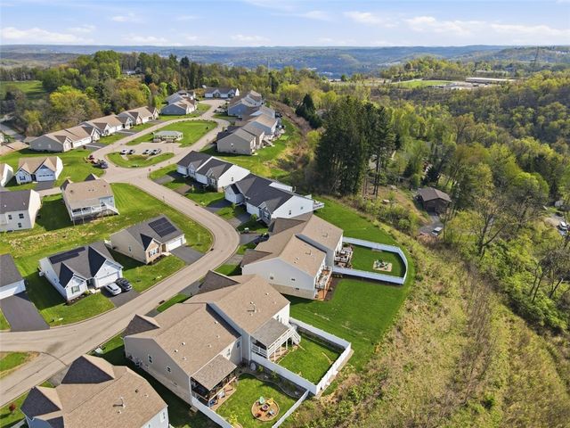 813 Curtman Ct, Plum Boro, PA 15068