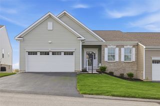 813 Curtman Ct, Plum Boro, PA 15068