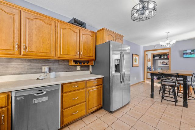 1102 Riviera Court, Auburn, IN 46706