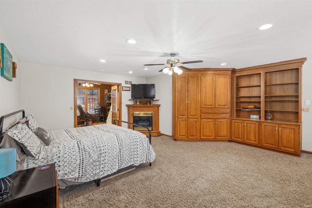 1102 Riviera Court, Auburn, IN 46706