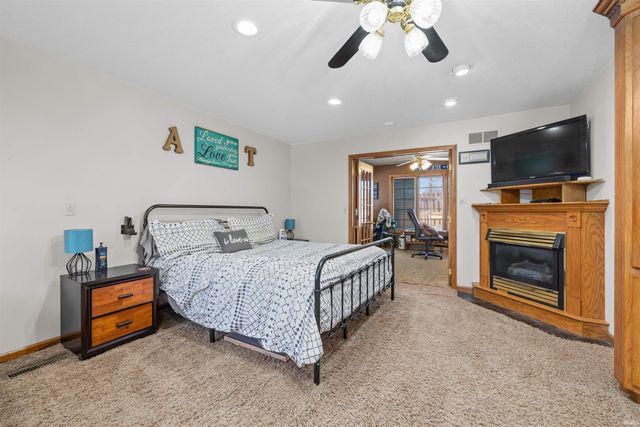 1102 Riviera Court, Auburn, IN 46706