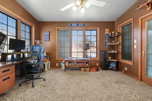 1102 Riviera Court, Auburn, IN 46706