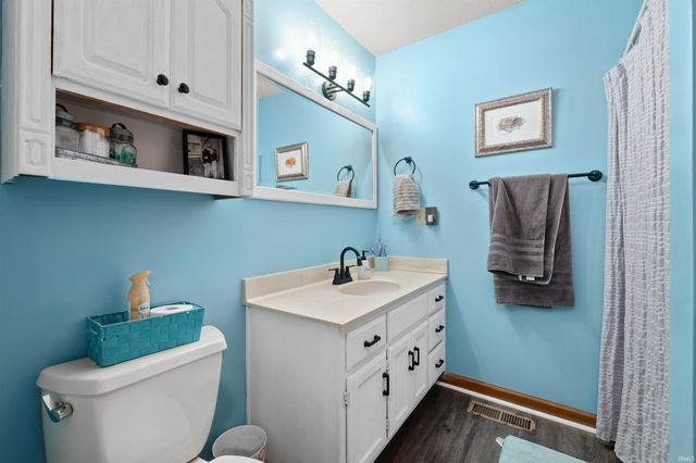 1102 Riviera Court, Auburn, IN 46706