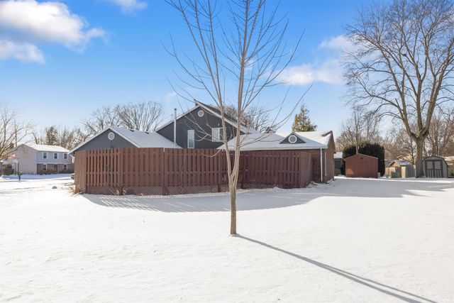 1102 Riviera Court, Auburn, IN 46706