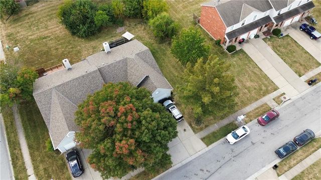 727 10th Street, Lee's Summit, MO 64081