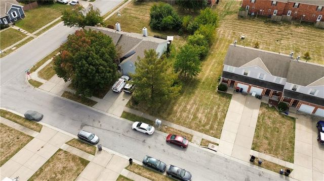 727 10th Street, Lee's Summit, MO 64081