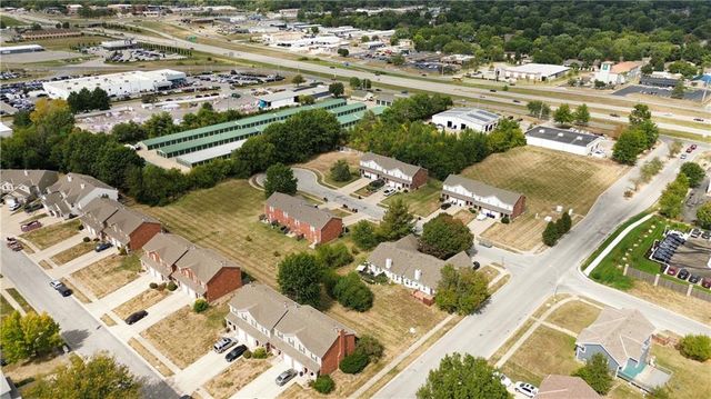 727 10th Street, Lee's Summit, MO 64081