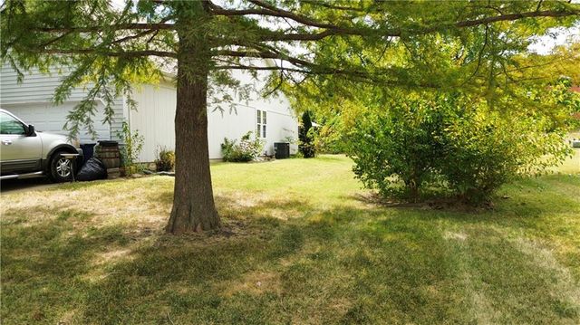 727 10th Street, Lee's Summit, MO 64081