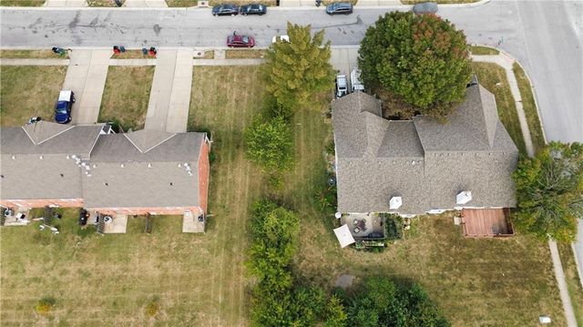 727 10th Street, Lee's Summit, MO 64081