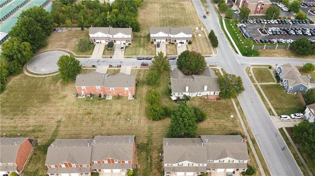 727 10th Street, Lee's Summit, MO 64081