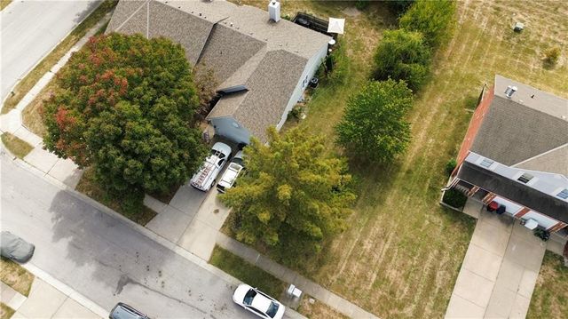 727 10th Street, Lee's Summit, MO 64081