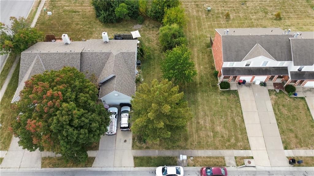 727 10th Street, Lee's Summit, MO 64081