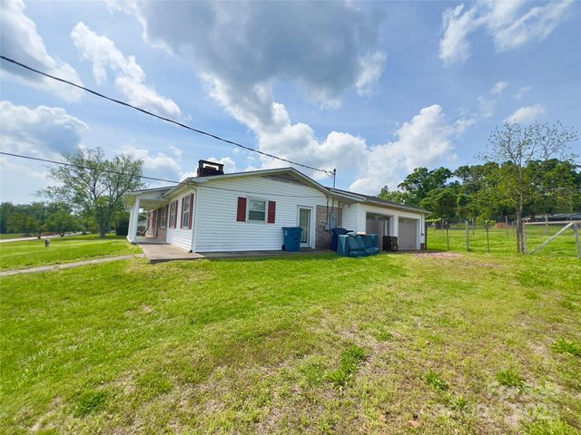 2025 Baton School Road, Lenoir, NC 28645