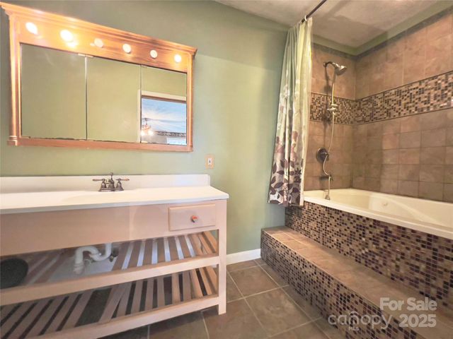 2025 Baton School Road, Lenoir, NC 28645