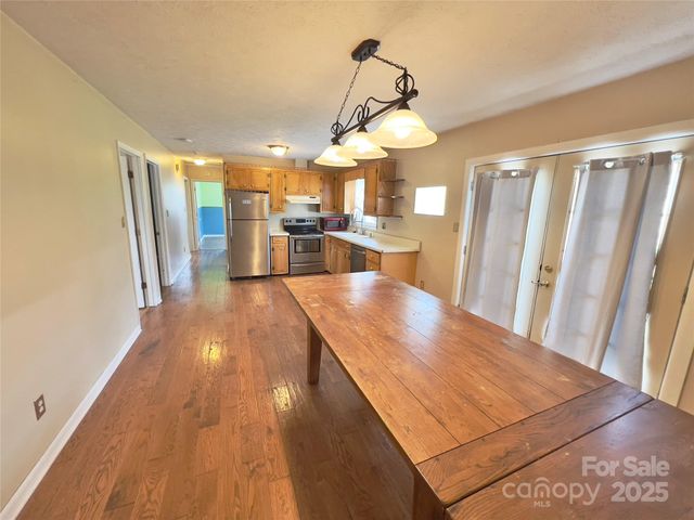 2025 Baton School Road, Lenoir, NC 28645