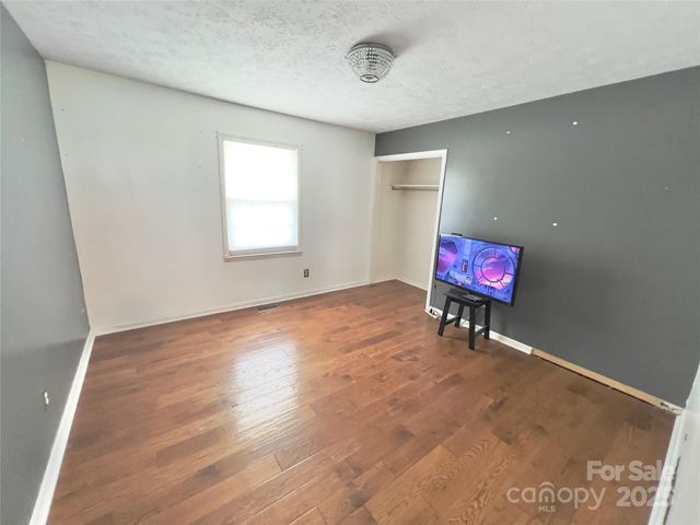 2025 Baton School Road, Lenoir, NC 28645