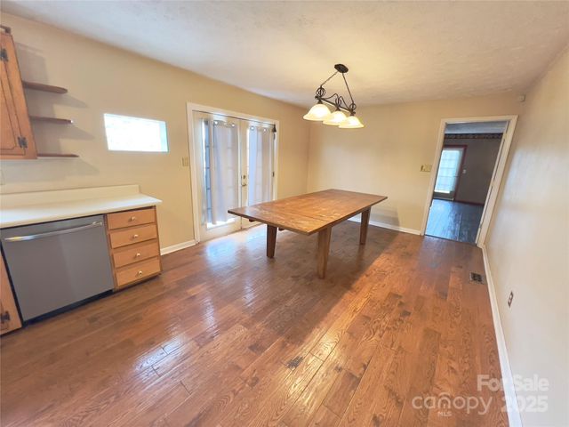2025 Baton School Road, Lenoir, NC 28645