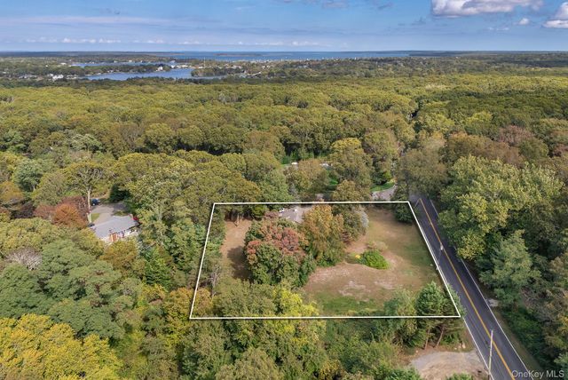 6 Woodvale Street, Sag Harbor, NY 11963