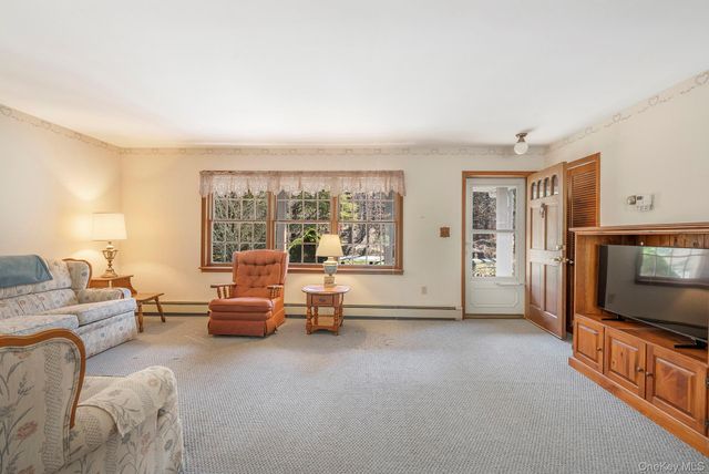 6 Woodvale Street, Sag Harbor, NY 11963