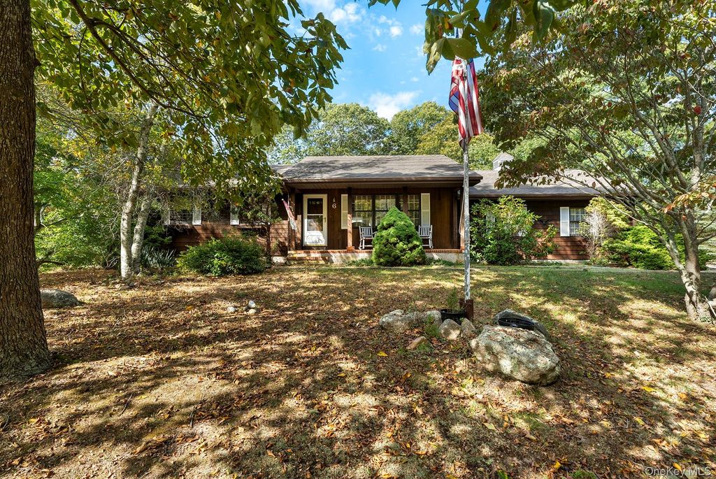 6 Woodvale Street, Sag Harbor, NY 11963