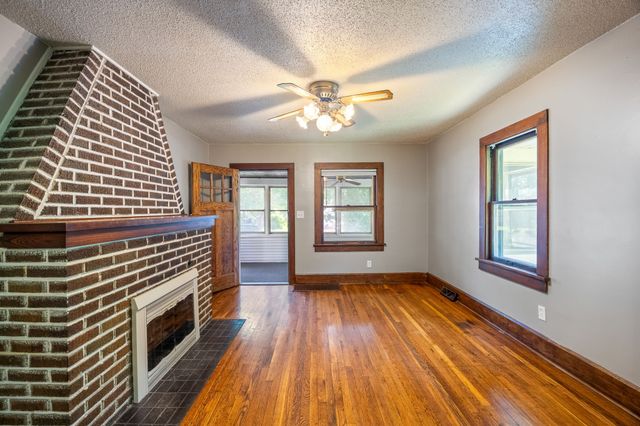3310 4th Street, Des Moines, IA 50313