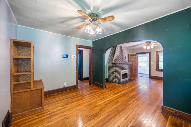 3310 4th Street, Des Moines, IA 50313