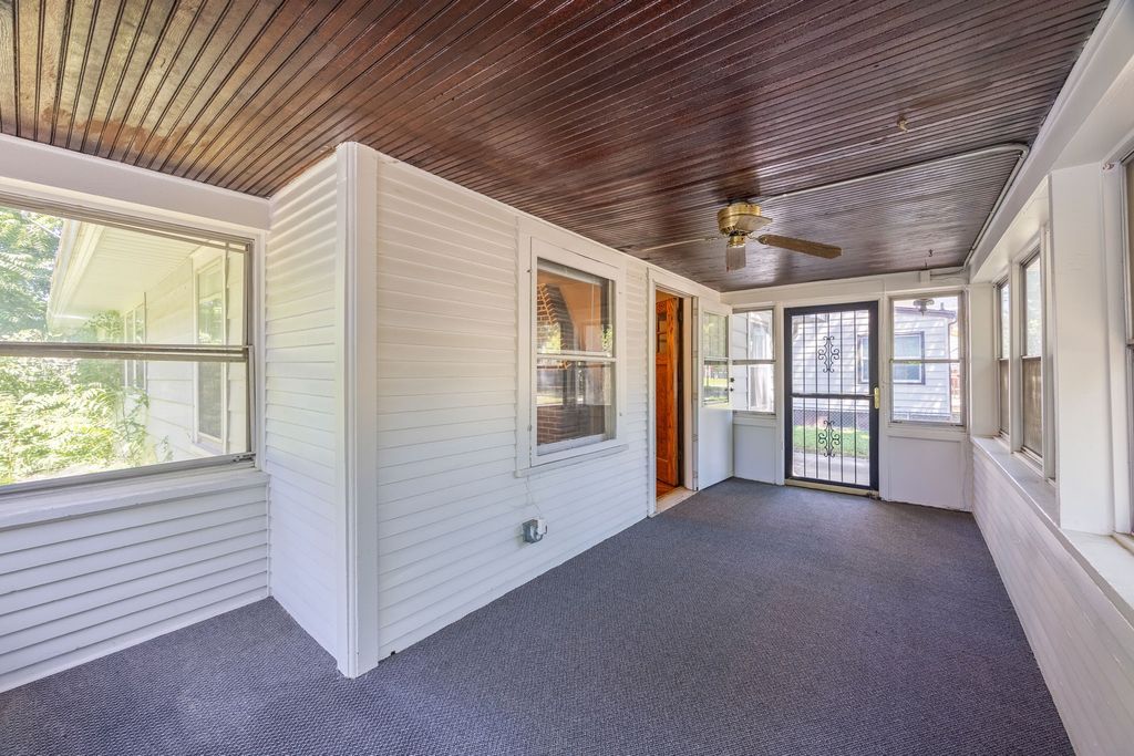 3310 4th Street, Des Moines, IA 50313