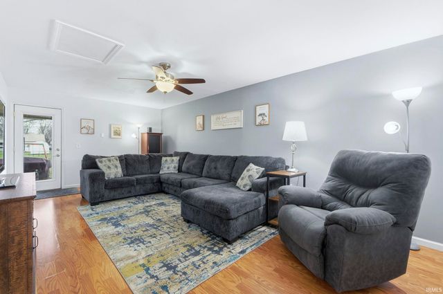 2814 Prairie Grove Drive, Fort Wayne, IN 46809