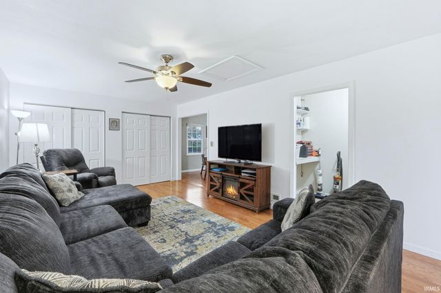 2814 Prairie Grove Drive, Fort Wayne, IN 46809